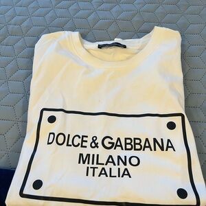 Preowned Dolce & Gabbana Classic White Tee size Large. Made in Italy. 🇮🇹🇮🇹🇮🇹🇮🇹